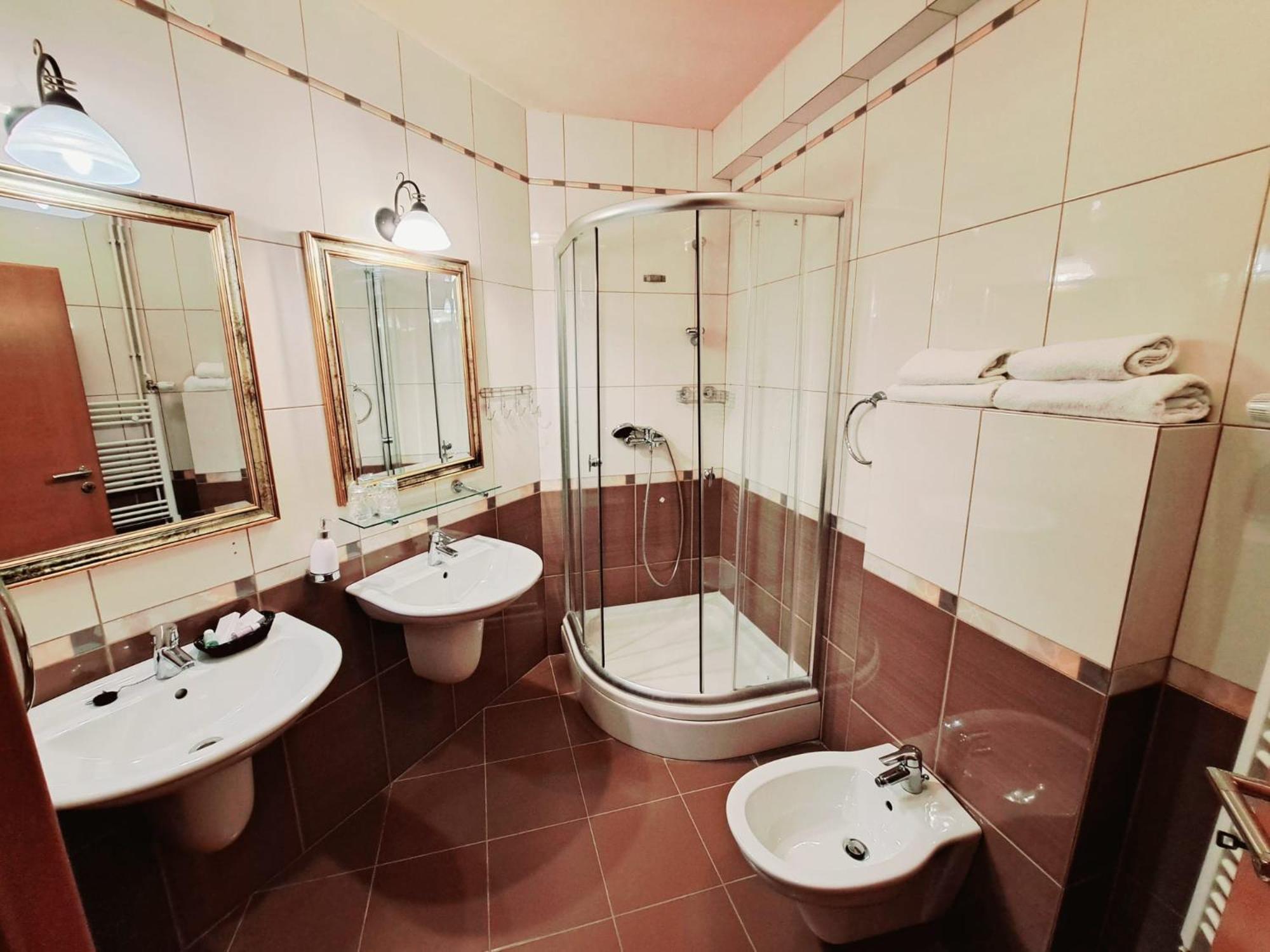 Hotel Livadic 萨莫博尔 外观 照片