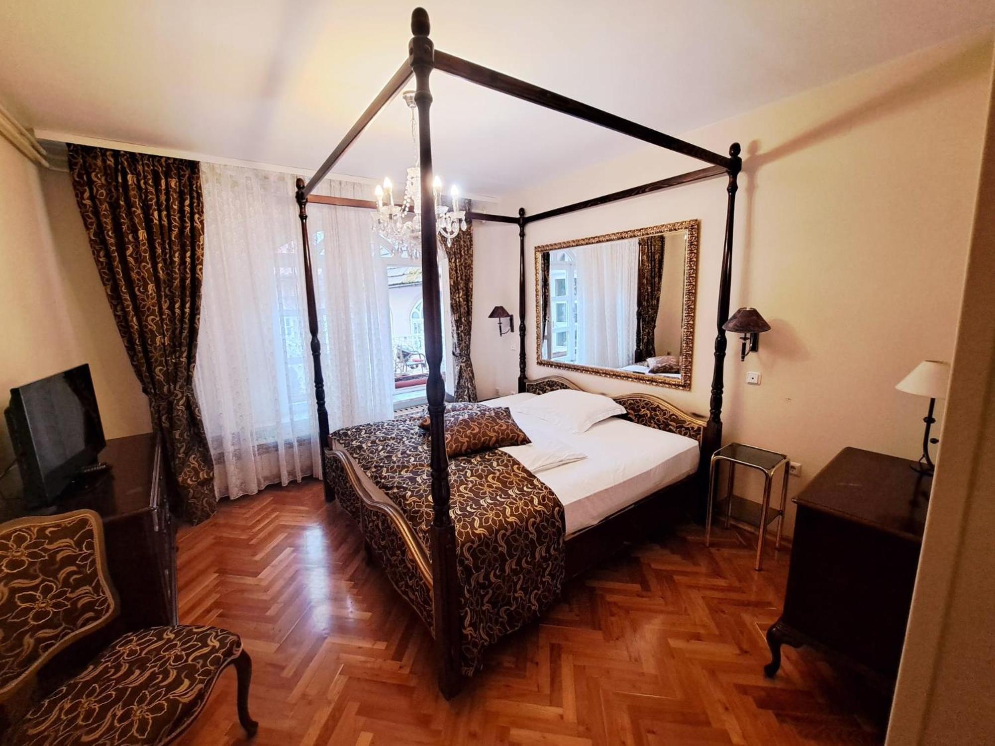 Hotel Livadic 萨莫博尔 外观 照片