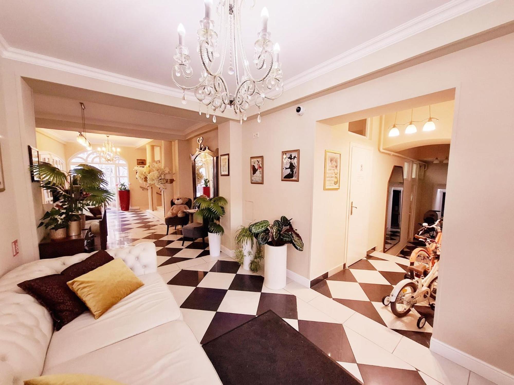 Hotel Livadic 萨莫博尔 外观 照片