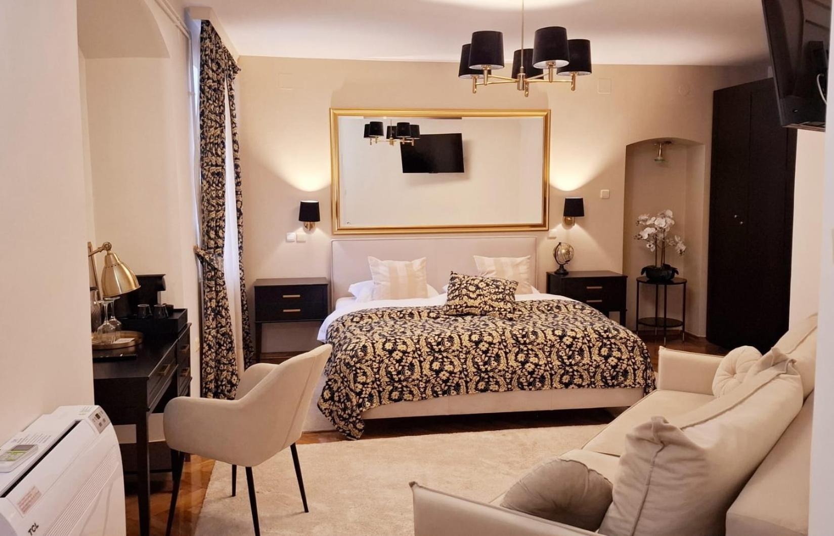 Hotel Livadic 萨莫博尔 外观 照片