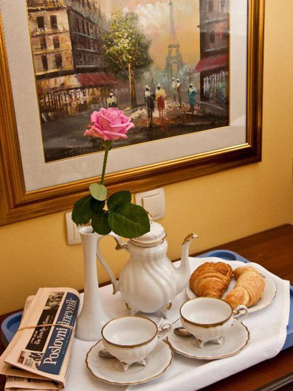 Hotel Livadic 萨莫博尔 外观 照片