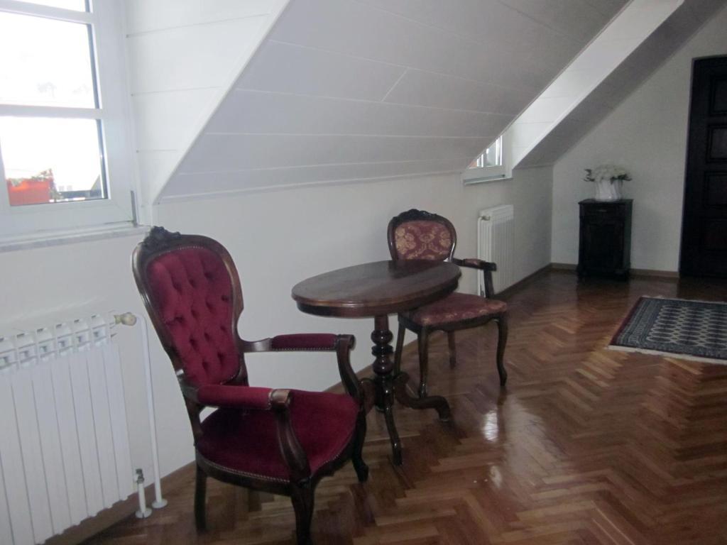 Hotel Livadic 萨莫博尔 外观 照片